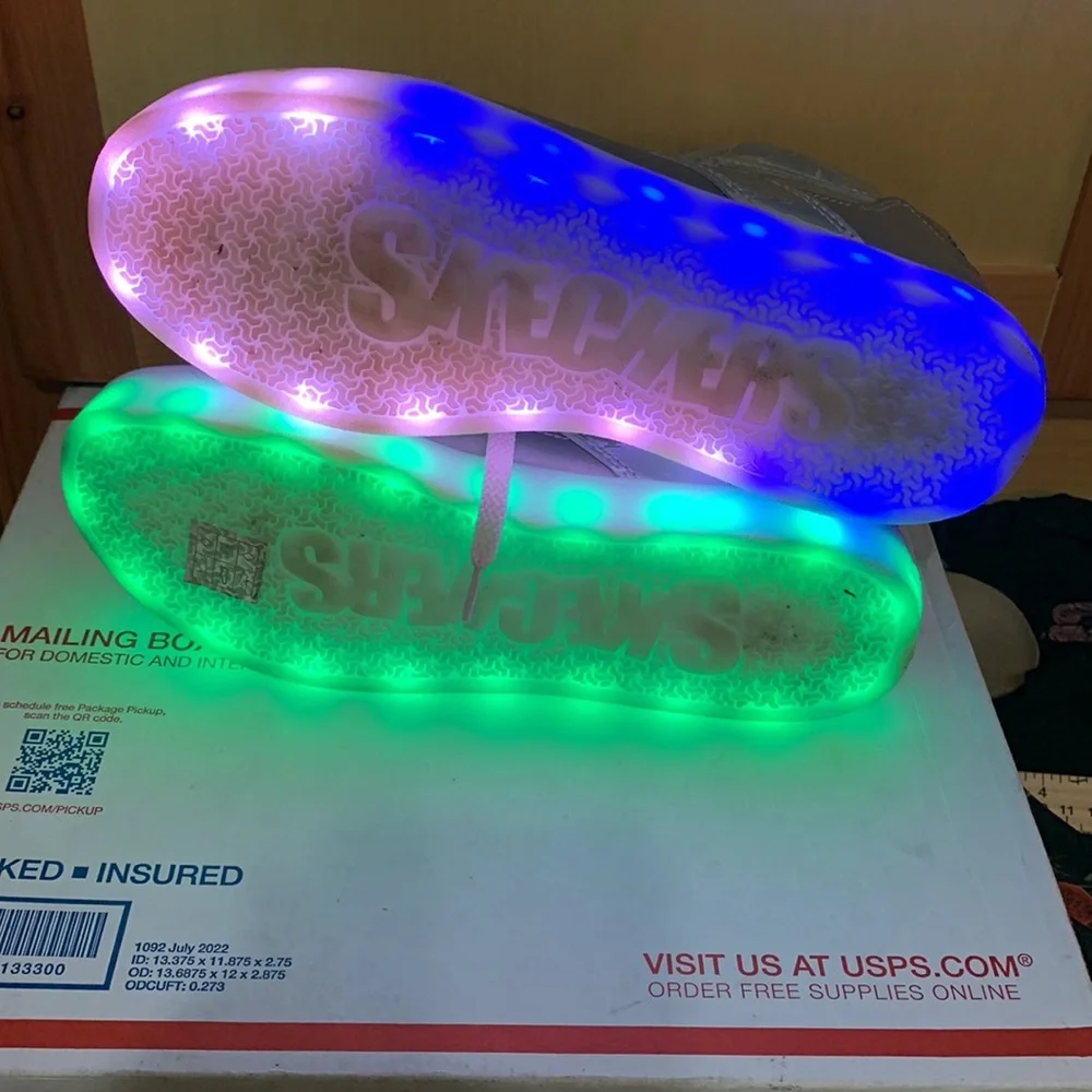 Skechers Light Up High Tops - Picture 5 of 6